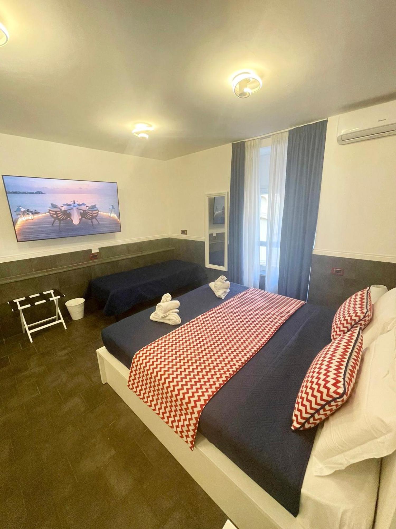 Отель Yacht Club Angioino Неаполь Экстерьер фото